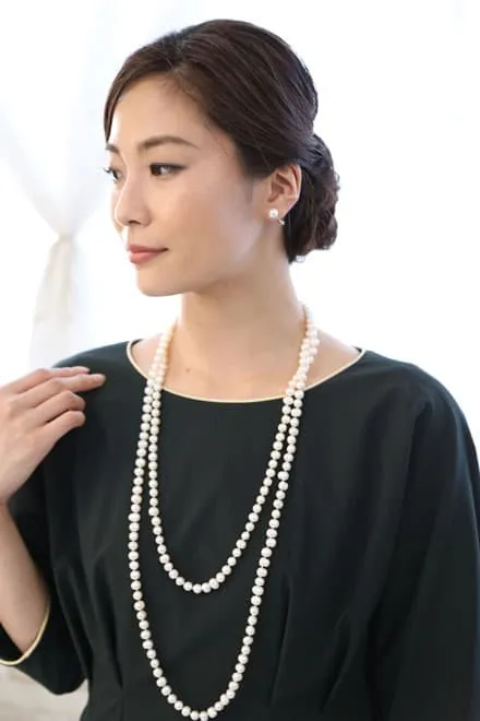 ネイビーのエレガントミディワンピース