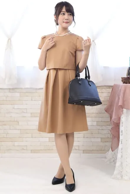 ブラウンのフレアセットアップ風ワンピース
