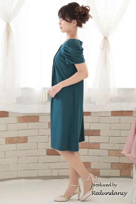 ブルーグリーンのパフスリーブタックドレス