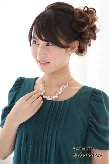 ブルーグリーンのパフスリーブタックドレス