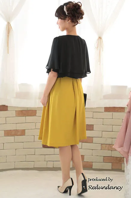 マスタードイエローのビジューネック2wayタックドレス