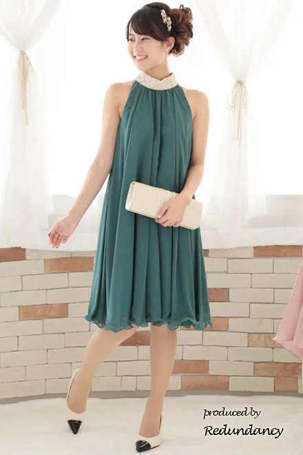 グリーン×ゴールドのハイネック刺繍アメリカンスリーブドレス