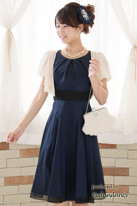 ネイビーのレースパフスリーブフレアドレス