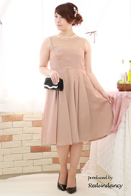 ピンクベージュの織柄花模様ラメドレス