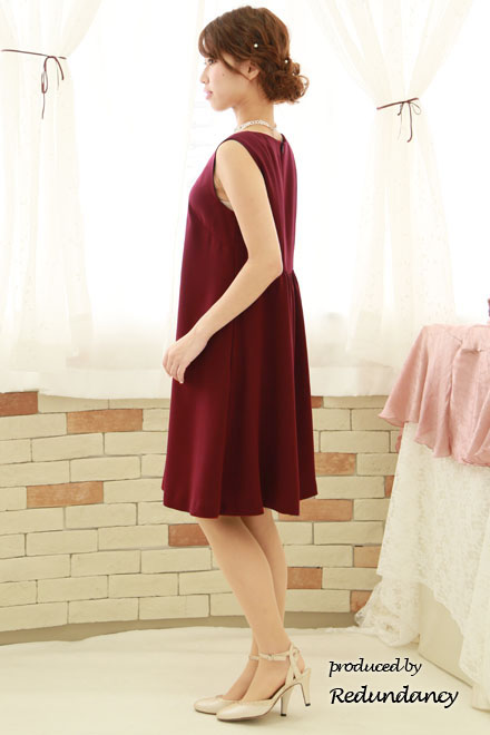 レッドのゆったりシンプルミニ丈ドレス