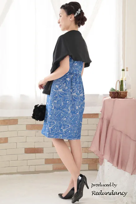 ブルーの大判フラワーコットンドレス