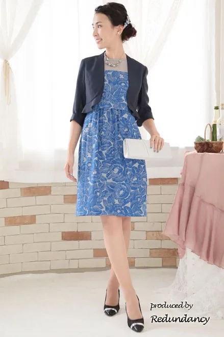 ブルーの大判フラワーコットンドレス