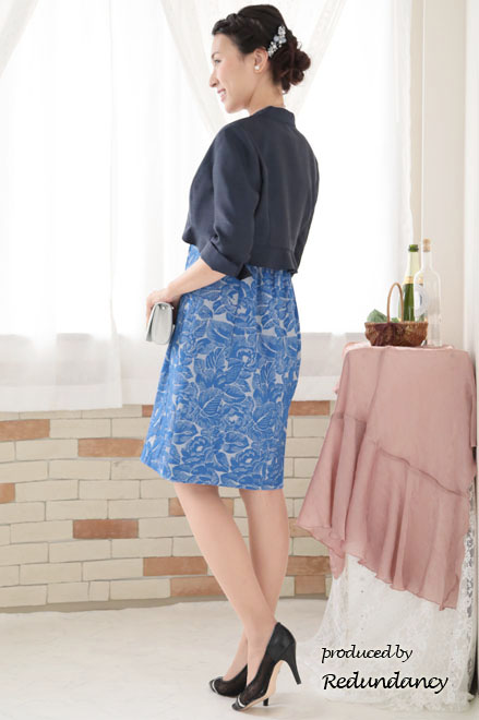 ブルーの大判フラワーコットンドレス