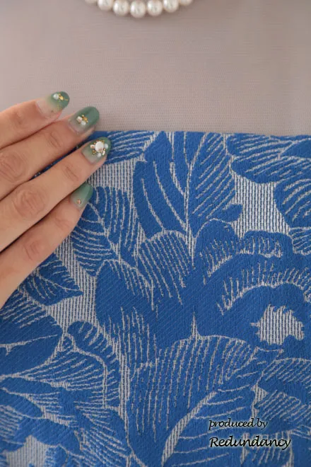 ブルーの大判フラワーコットンドレス