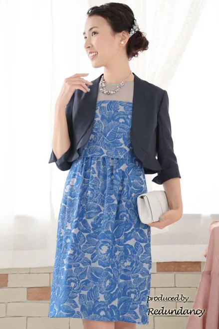 ブルーの大判フラワーコットンドレス