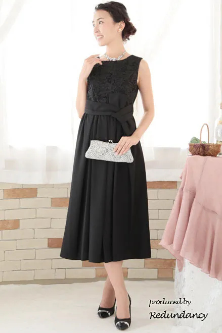 ブラックの変形リボンロングドレス