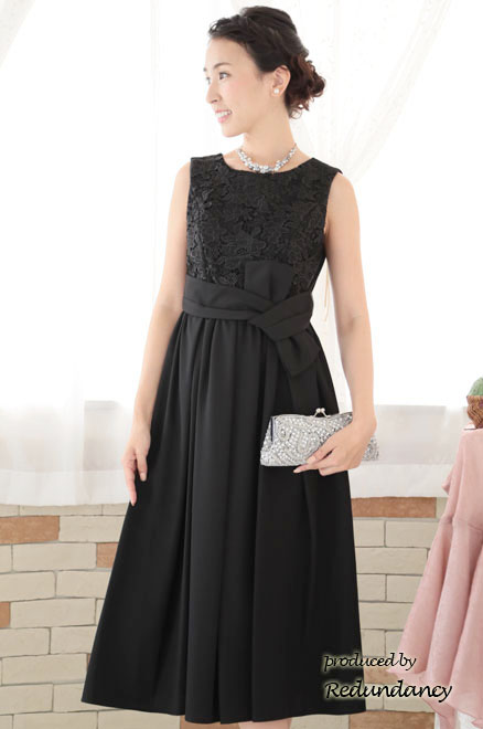 ブラックの変形リボンロングドレス