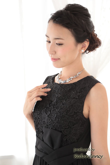 ブラックの変形リボンロングドレス