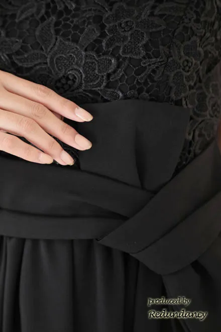 ブラックの変形リボンロングドレス