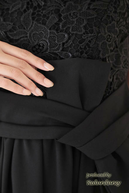 ブラックの変形リボンロングドレス