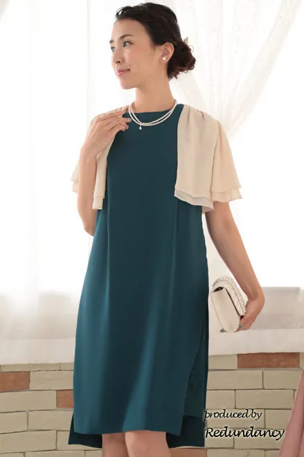 ブルーグリーンのレーススリットIラインドレス