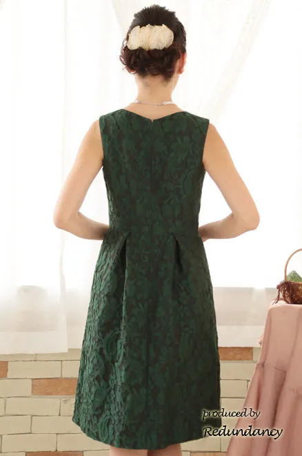 グリーンの花模様ノースリーブドレス