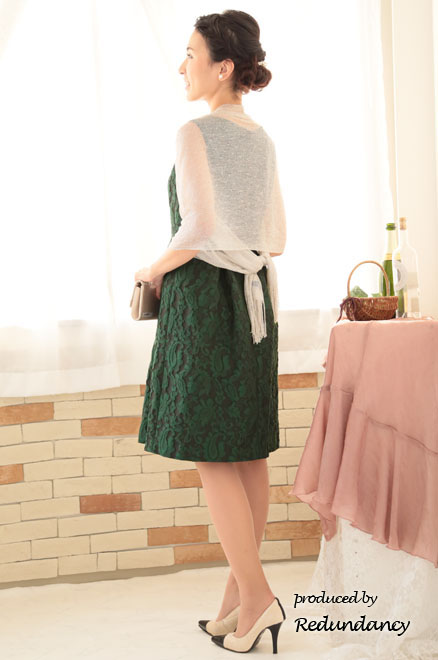 グリーンの花模様ノースリーブドレス