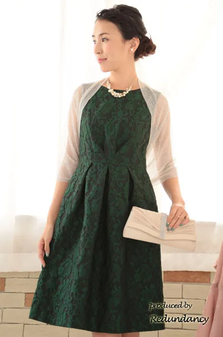 グリーンの花模様ノースリーブドレス