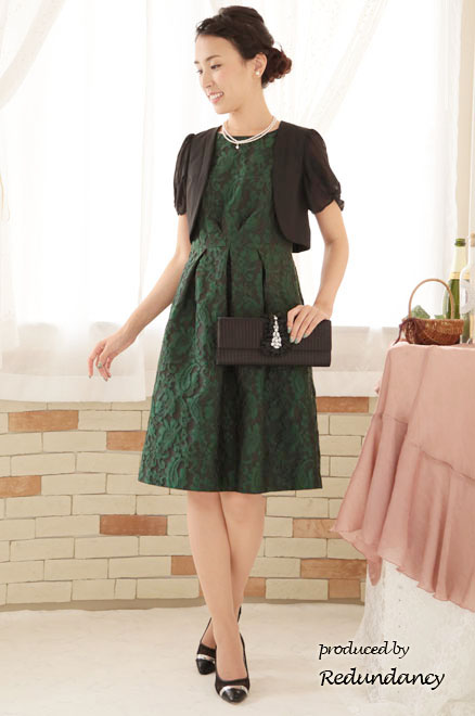グリーンの花模様ノースリーブドレス