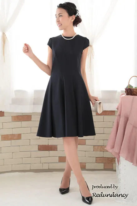 ネイビーの立体切替フレンチスリーブドレス