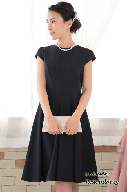 ネイビーの立体切替フレンチスリーブドレス