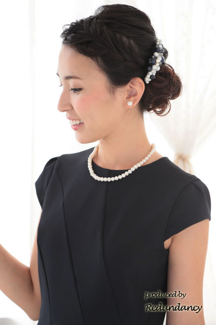 ネイビーの立体切替フレンチスリーブドレス