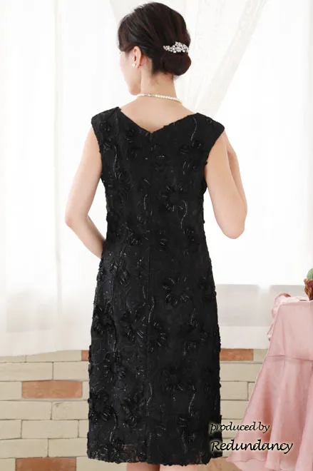 ブラック×シルバーのコード刺繍フラワードレス