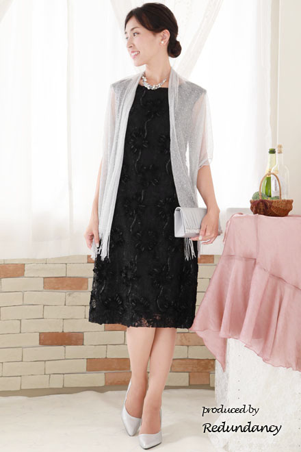 ブラック×シルバーのコード刺繍フラワードレス