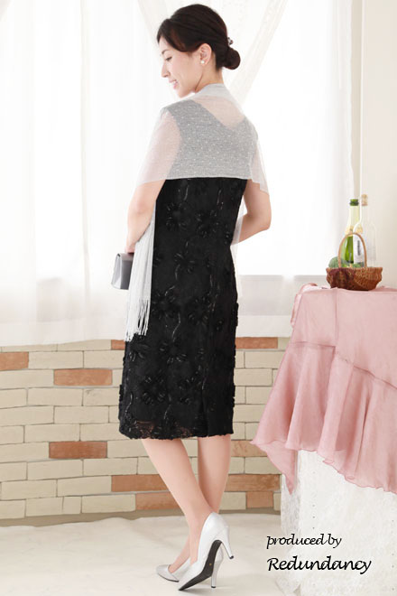 ブラック×シルバーのコード刺繍フラワードレス