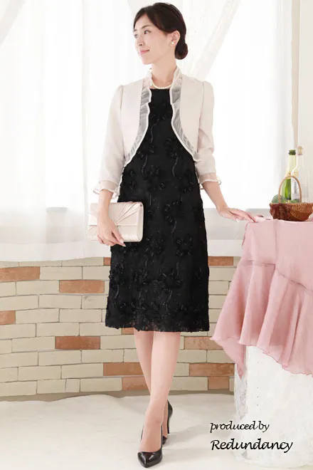 ブラック×シルバーのコード刺繍フラワードレス