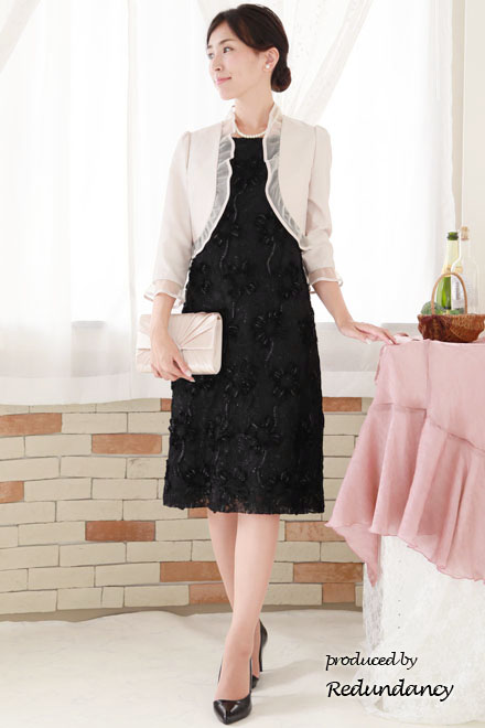 ブラック×シルバーのコード刺繍フラワードレス