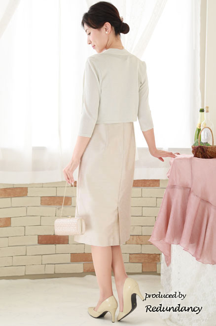 ベージュのローズ模様シャンタン切替ドレス