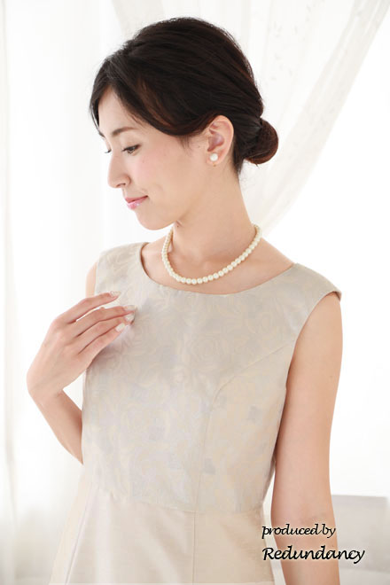 ベージュのローズ模様シャンタン切替ドレス