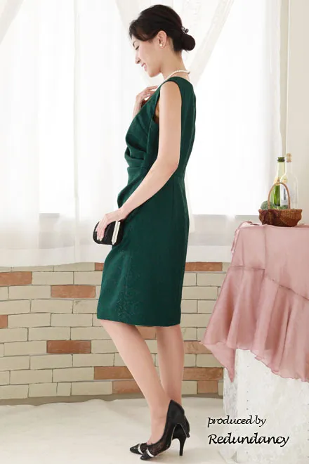 グリーンのウエストドレープ花柄ドレス