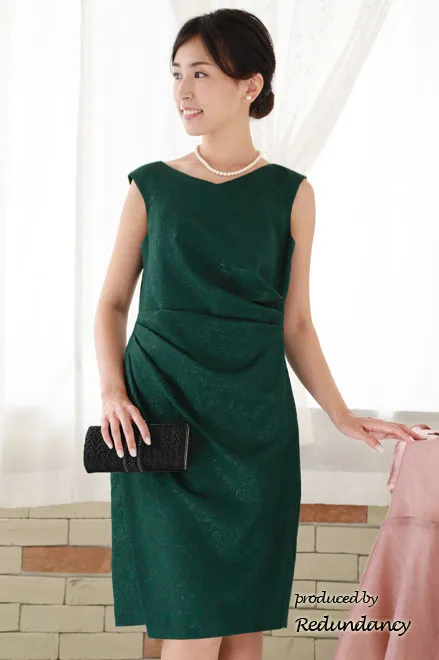 グリーンのウエストドレープ花柄ドレス