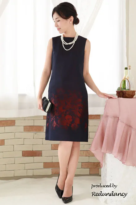 ネイビー×レッドの花柄タイトドレス