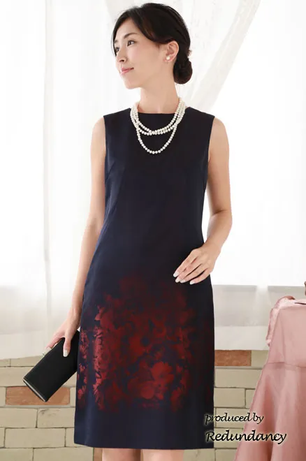ネイビー×レッドの花柄タイトドレス