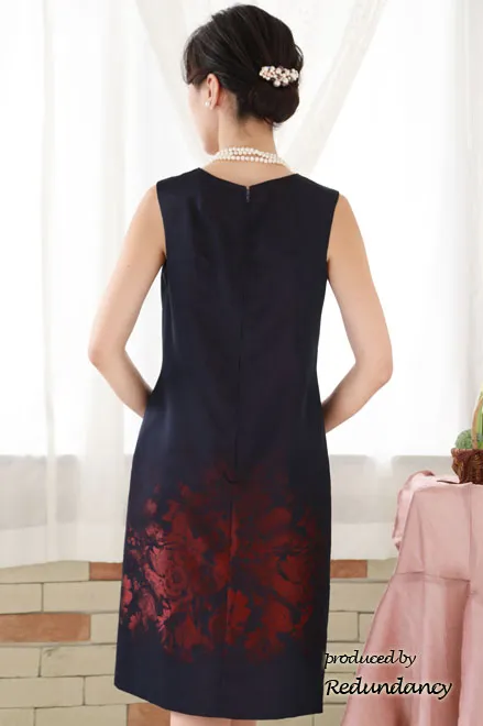 ネイビー×レッドの花柄タイトドレス