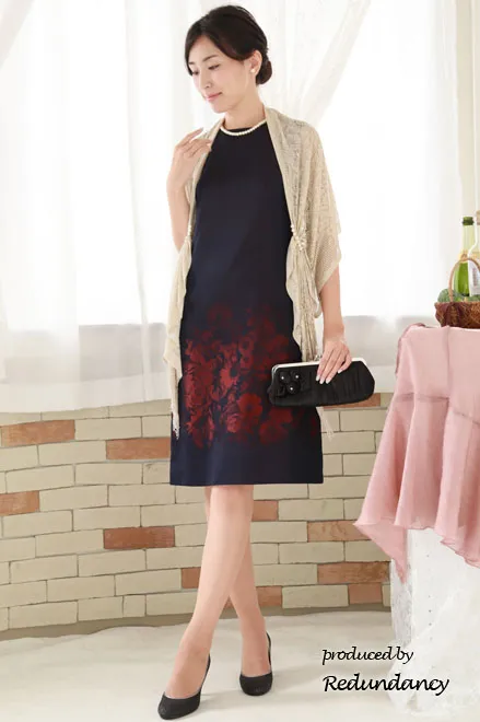 ネイビー×レッドの花柄タイトドレス