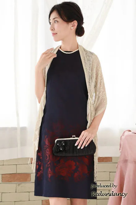 ネイビー×レッドの花柄タイトドレス