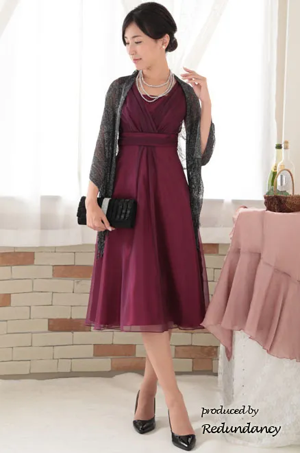 ワインレッドのハイウエスト切替ラメドレス