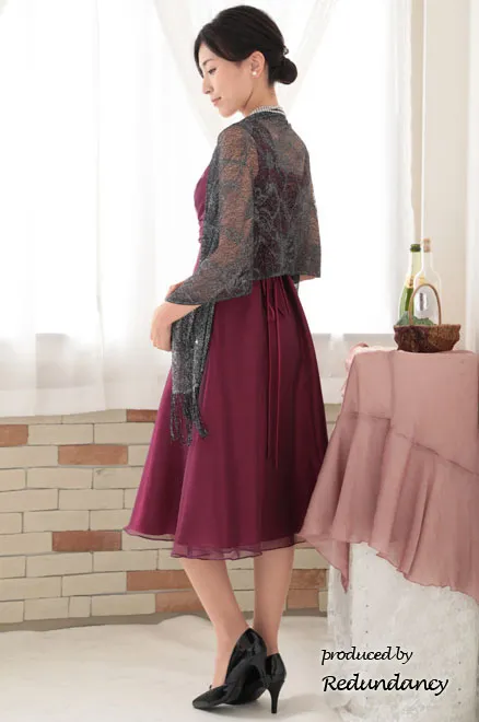 ワインレッドのハイウエスト切替ラメドレス