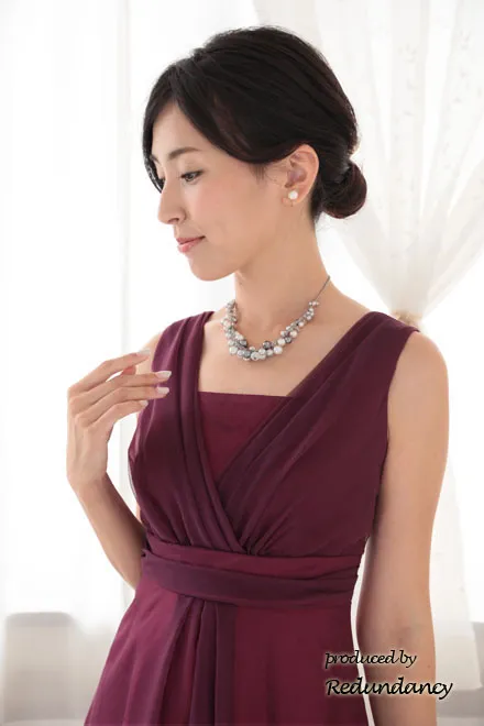 ワインレッドのハイウエスト切替ラメドレス