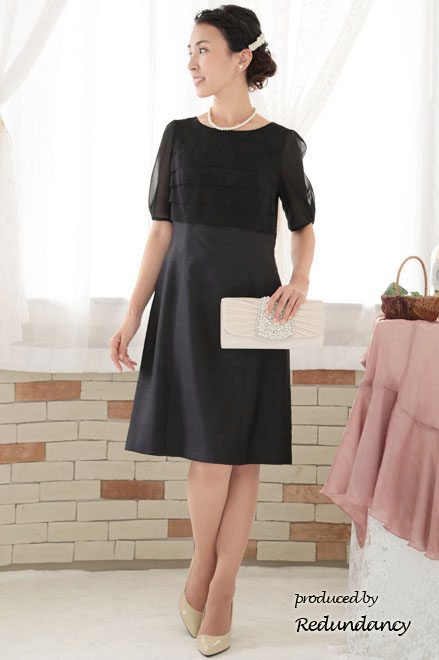 ブラックのシフォンスリーブ異素材切替ドレス