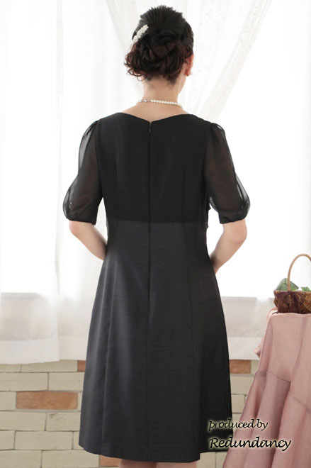 ブラックのシフォンスリーブ異素材切替ドレス