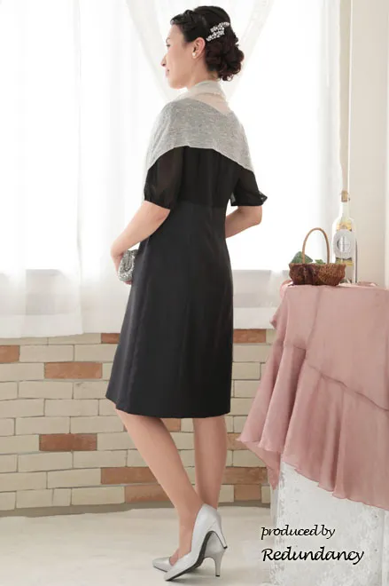 ブラックのシフォンスリーブ異素材切替ドレス