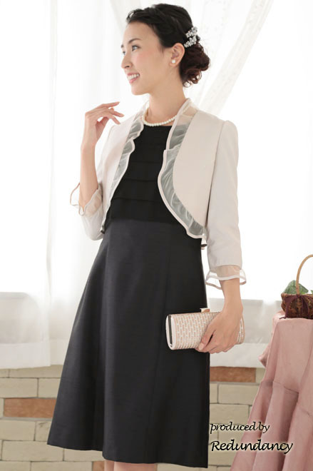 ブラックのシフォンスリーブ異素材切替ドレス