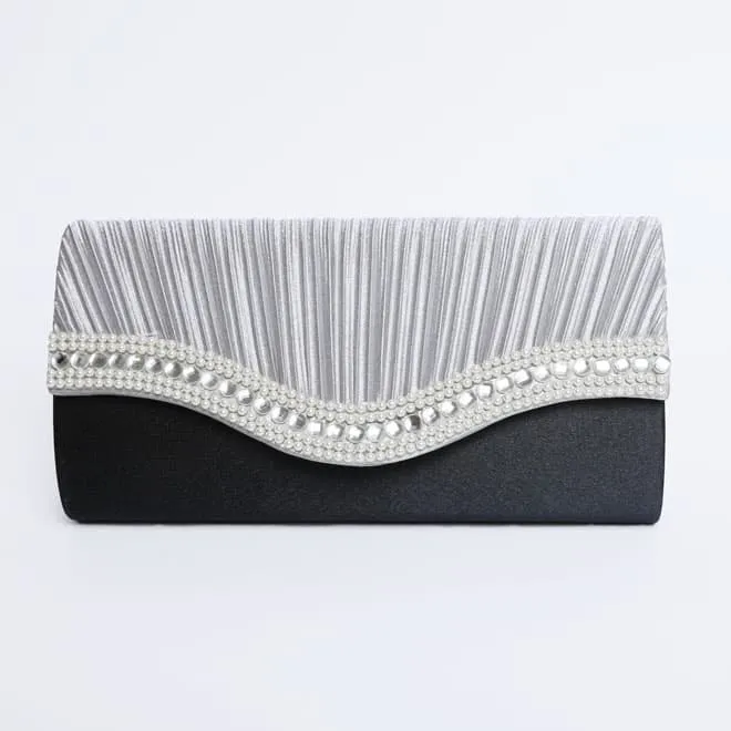 ネイビー×シルバーのビジュー付バッグ