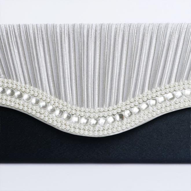 ネイビー×シルバーのビジュー付バッグ